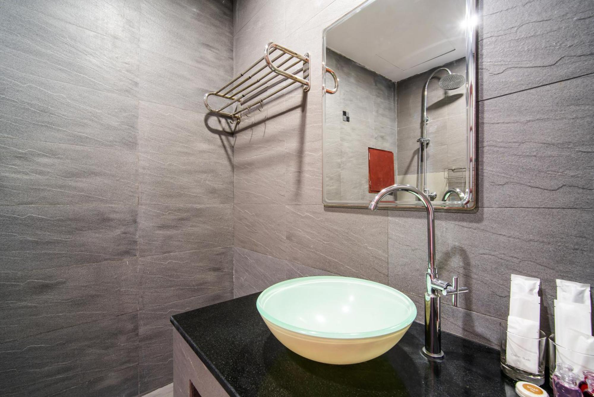 Villa: Oceanview Pool With Thai Hospitality विला Patong