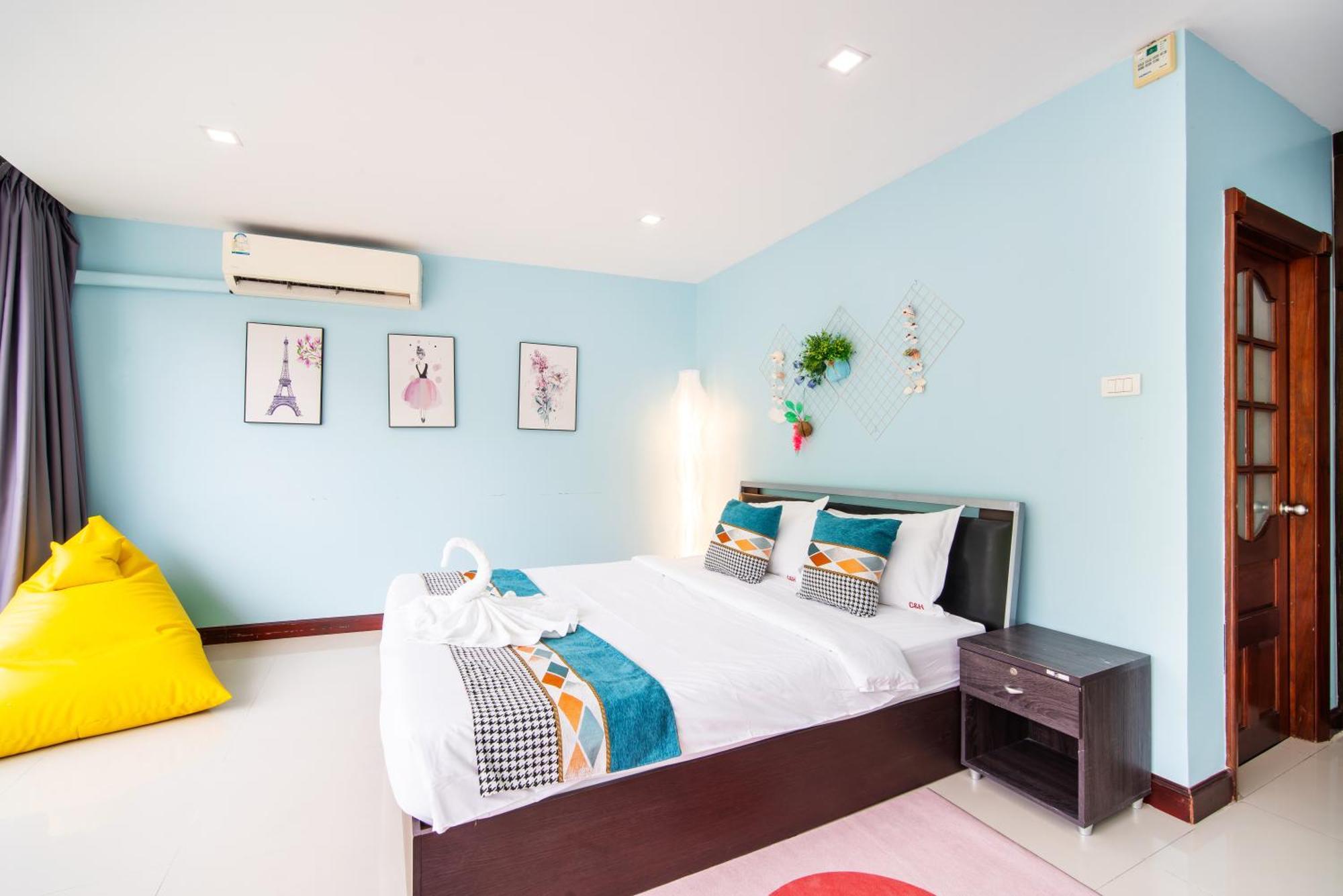 Villa: Oceanview Pool With Thai Hospitality विला Patong