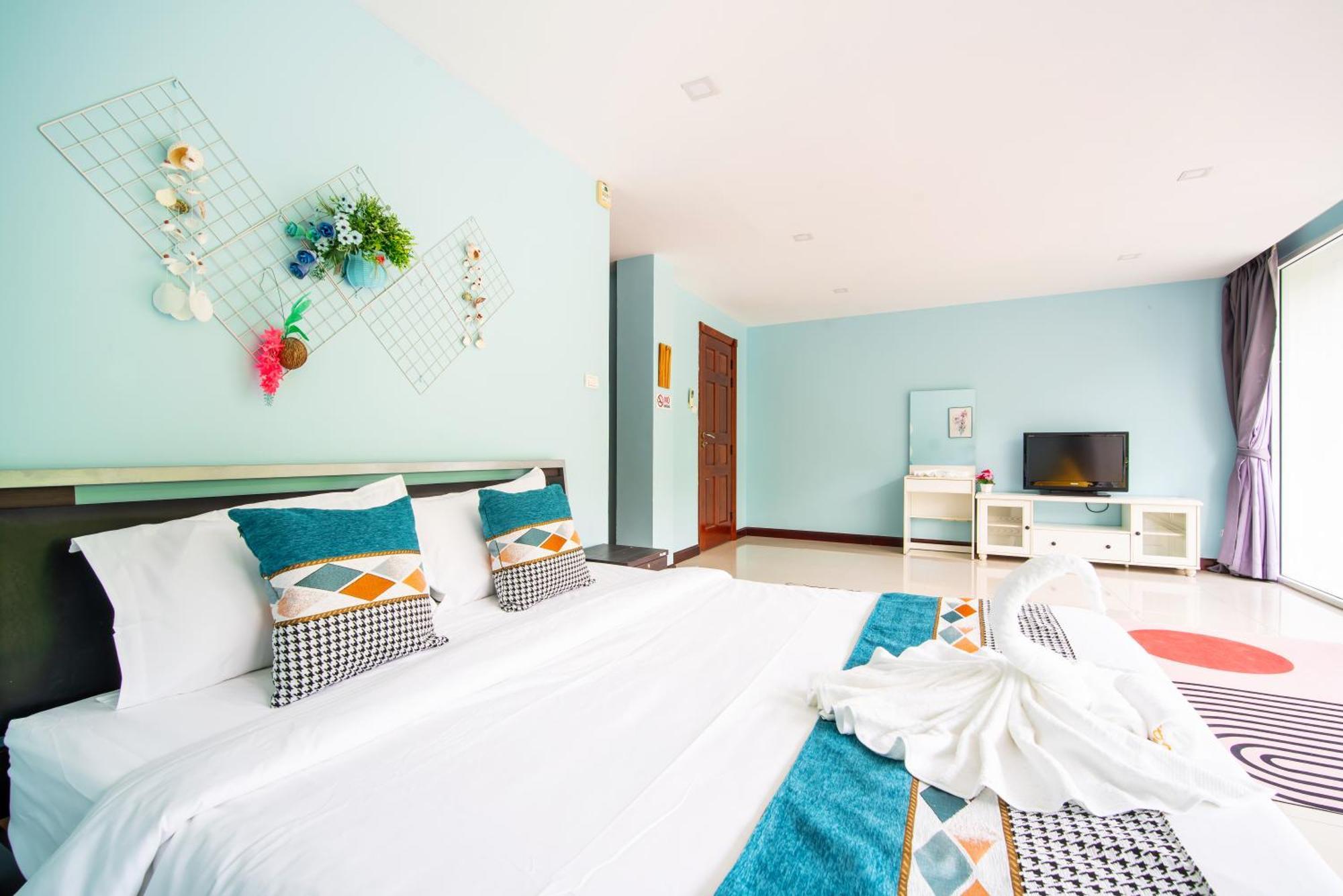 Villa: Oceanview Pool With Thai Hospitality विला Patong